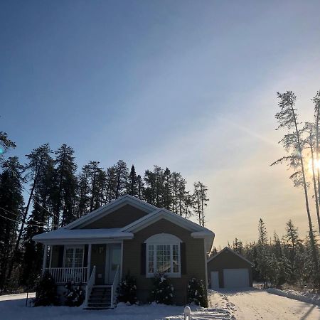 Le Chalet De Claude, Au Pied Des Monts-Valin Saint-David-de-Falardeau Zewnętrze zdjęcie