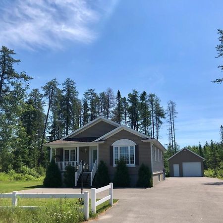 Le Chalet De Claude, Au Pied Des Monts-Valin Saint-David-de-Falardeau Zewnętrze zdjęcie