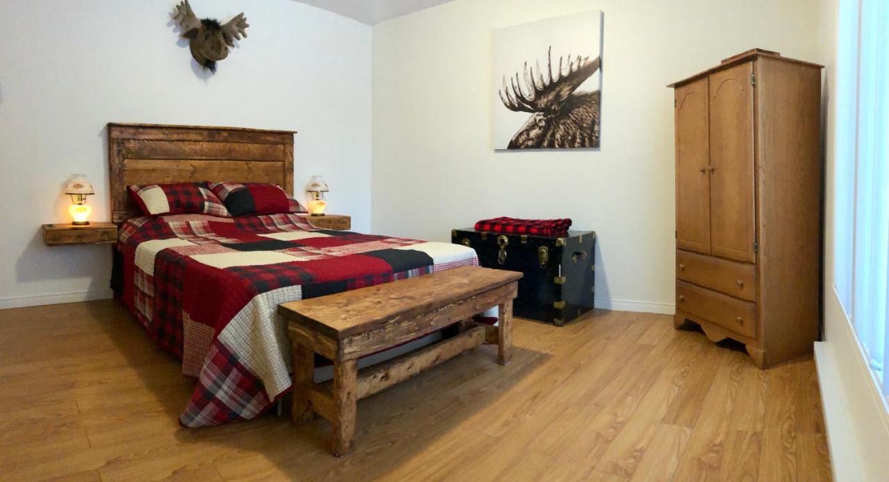 Le Chalet De Claude, Au Pied Des Monts-Valin Saint-David-de-Falardeau Zewnętrze zdjęcie
